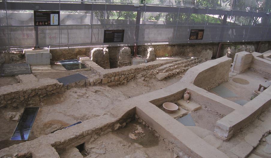 Restos de yacimientos arqueológicos en el Centro de Interpretación de sa Capelleta